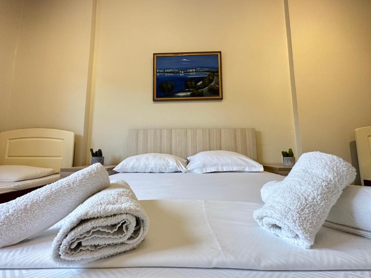 Rias Seaside Apartments Vlorë Buitenkant foto