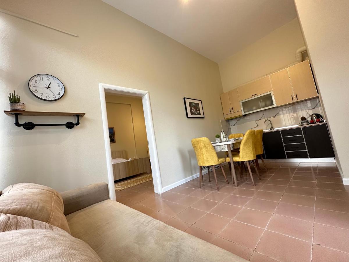 Rias Seaside Apartments Vlorë Buitenkant foto
