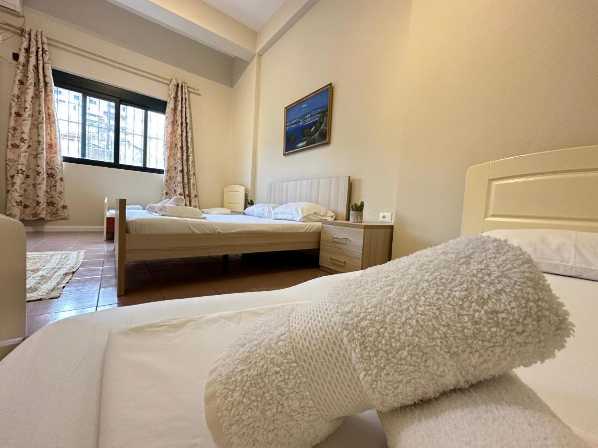 Rias Seaside Apartments Vlorë Buitenkant foto