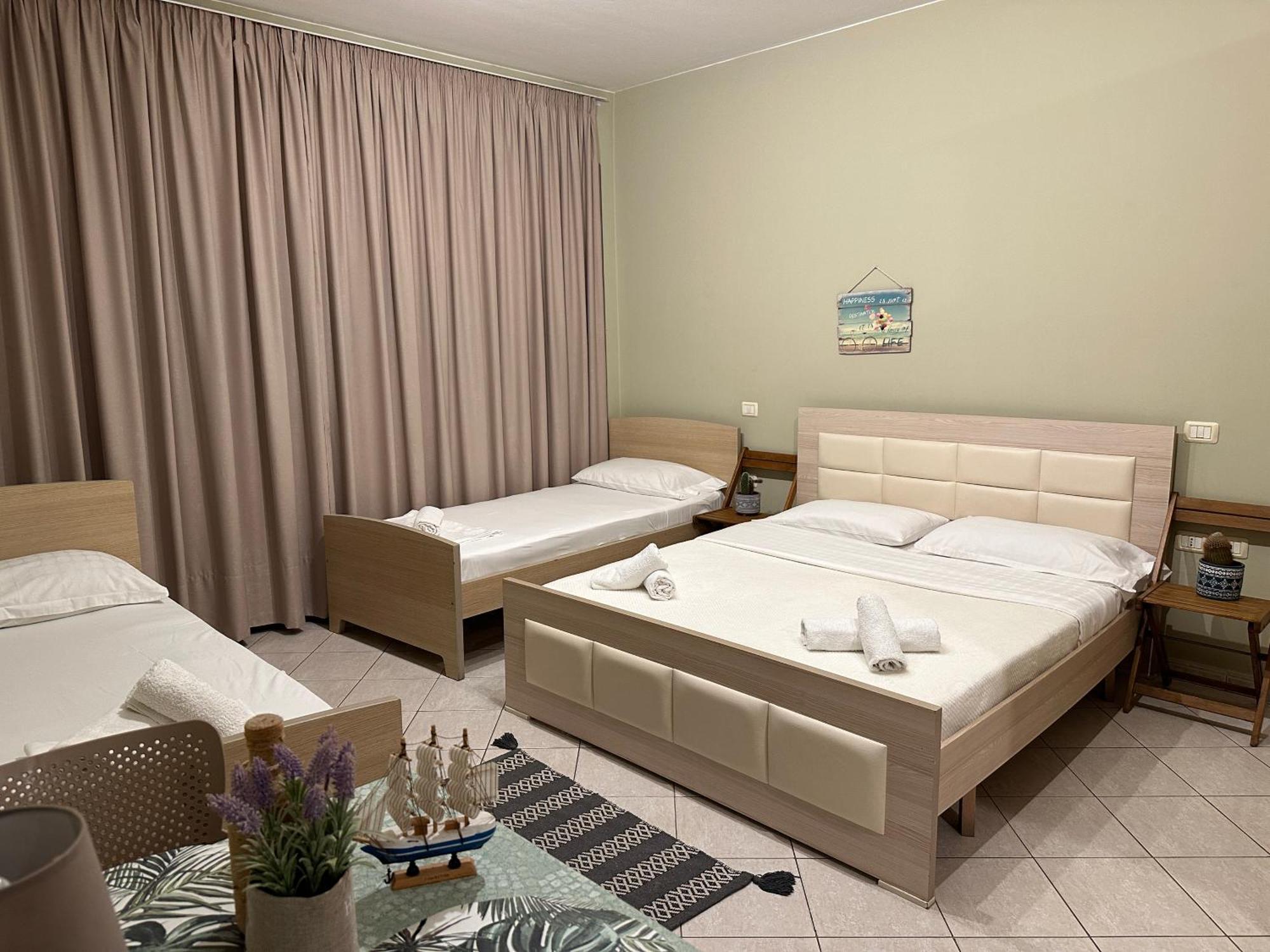Rias Seaside Apartments Vlorë Buitenkant foto