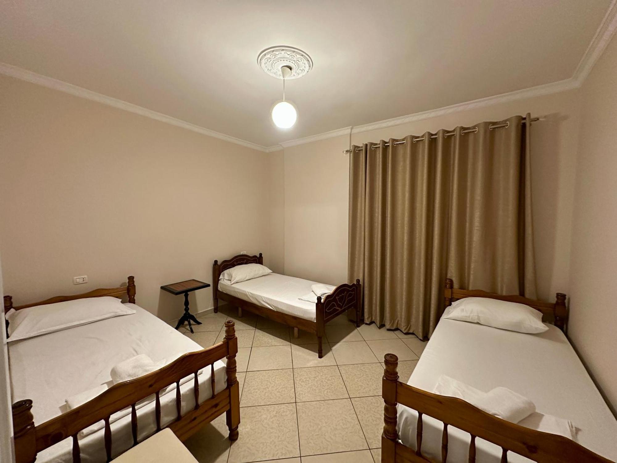 Rias Seaside Apartments Vlorë Buitenkant foto